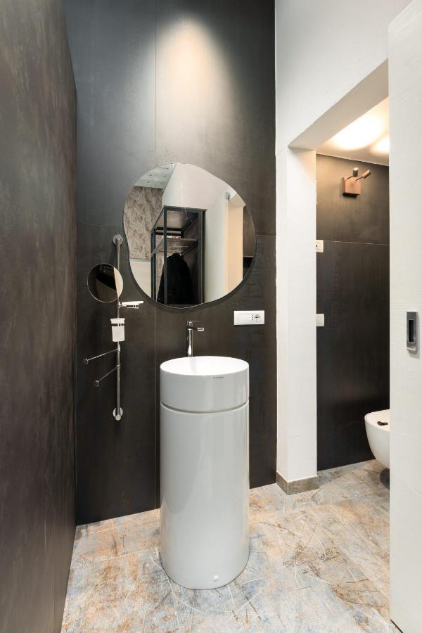 F1Rst Suite Apartment & Spa 佛罗伦萨 外观 照片