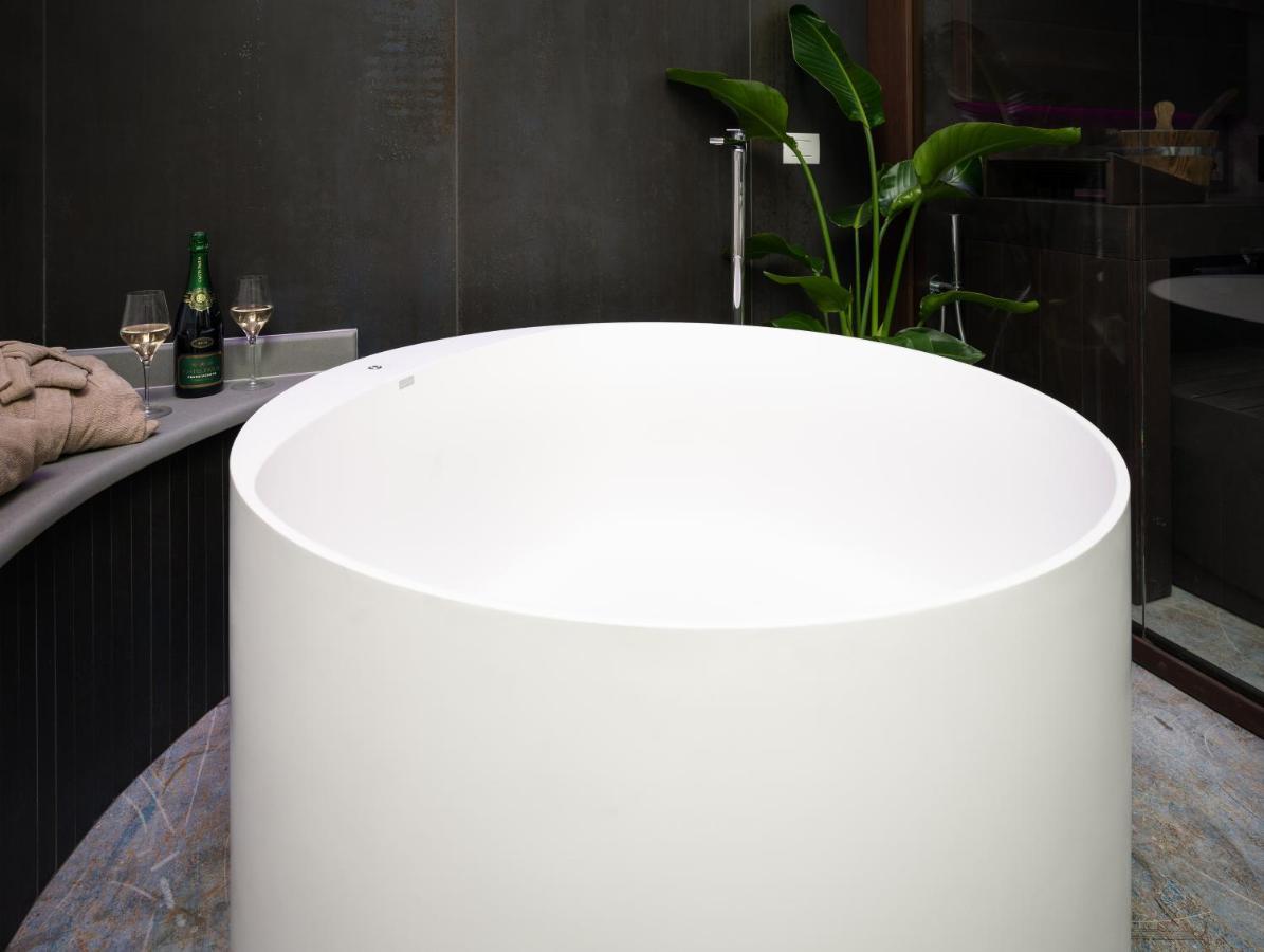F1Rst Suite Apartment & Spa 佛罗伦萨 外观 照片