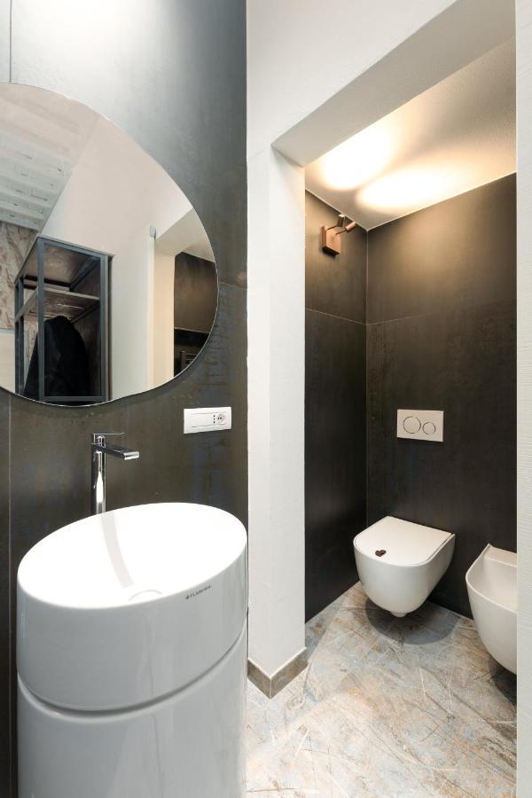 F1Rst Suite Apartment & Spa 佛罗伦萨 外观 照片