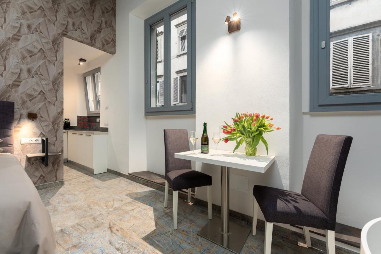 F1Rst Suite Apartment & Spa 佛罗伦萨 外观 照片